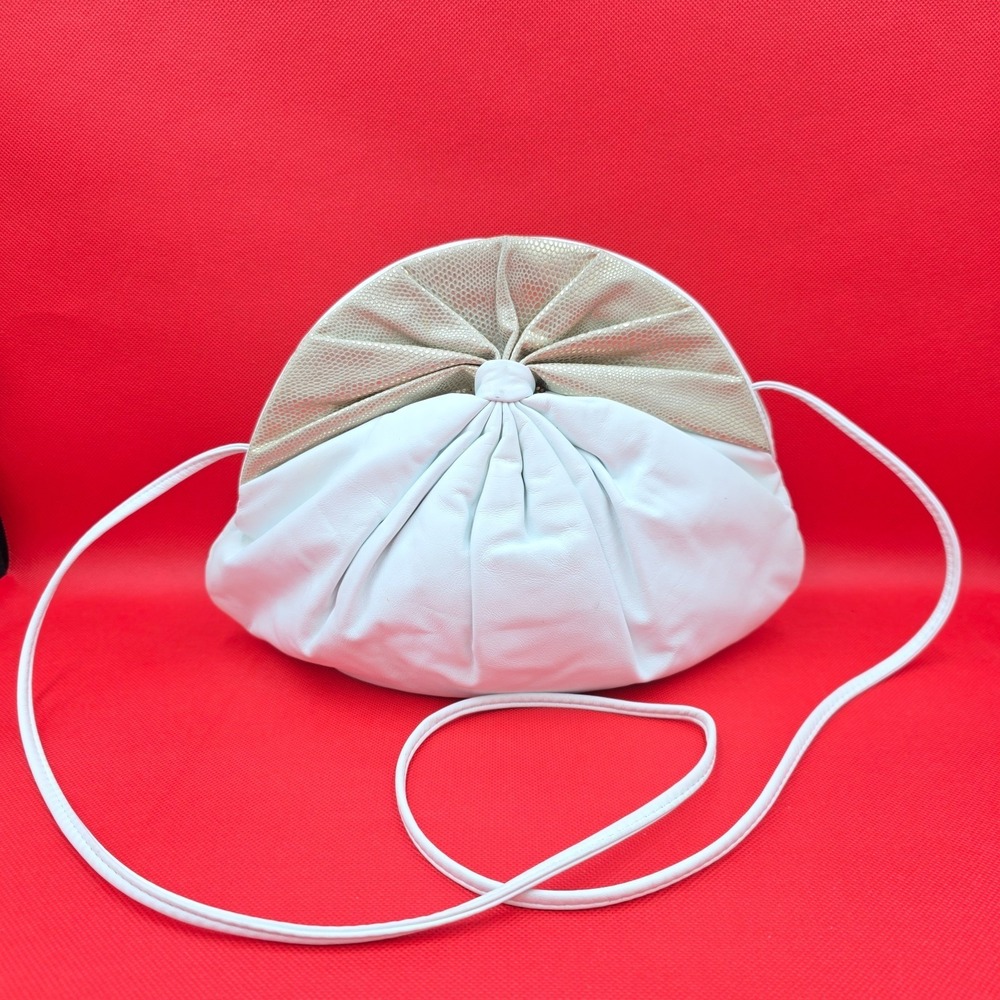 Marlenes of Tarzana White Gold Leather Shoulder Purse 80s Circle